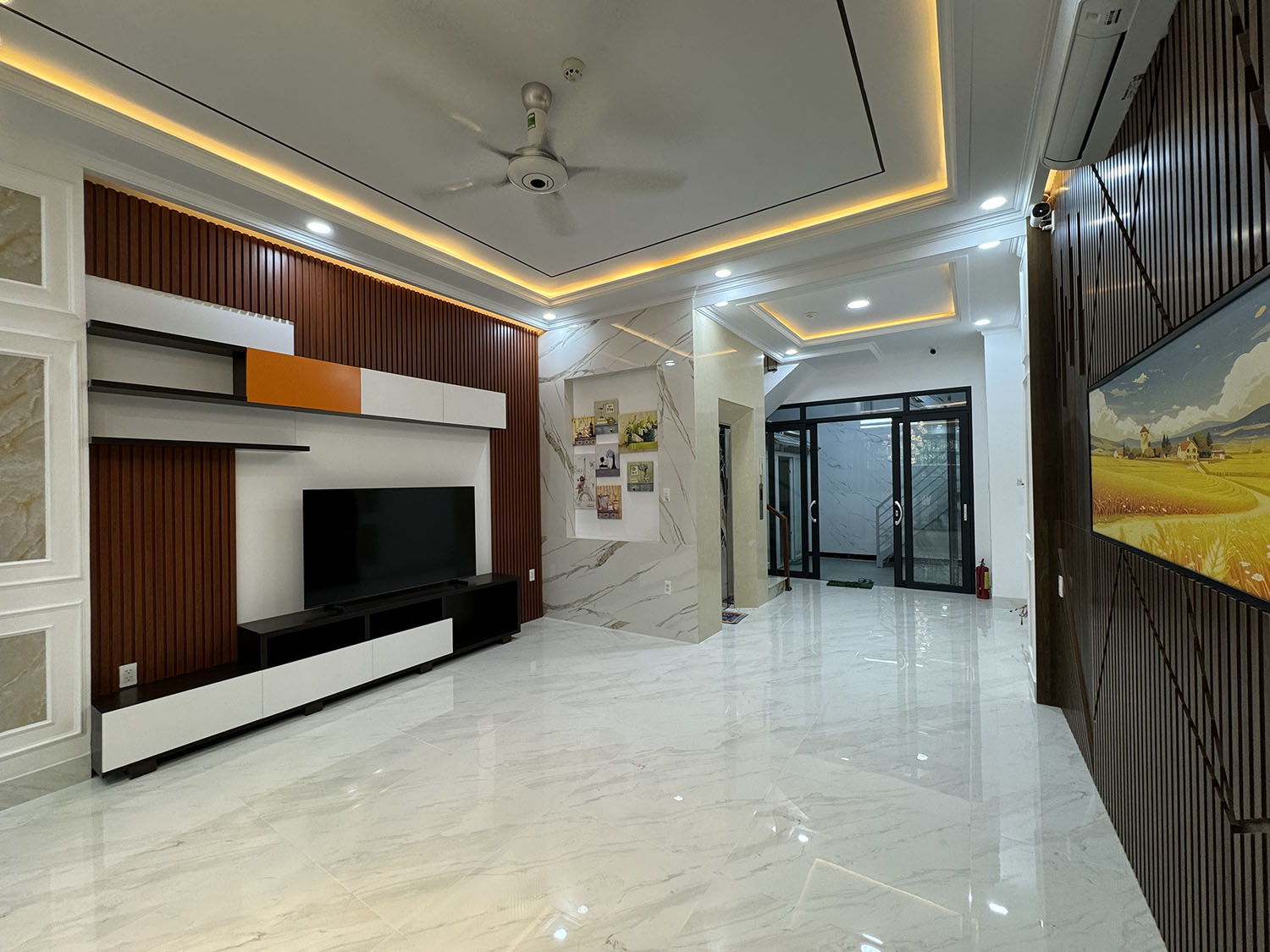 Siêu phẩm Hầm, 4Lầu, ST, thang máy (4,75x17=80,75m2) full nội thất cao cấp đường nội bộ 12m khu VIP 3 tháng 2